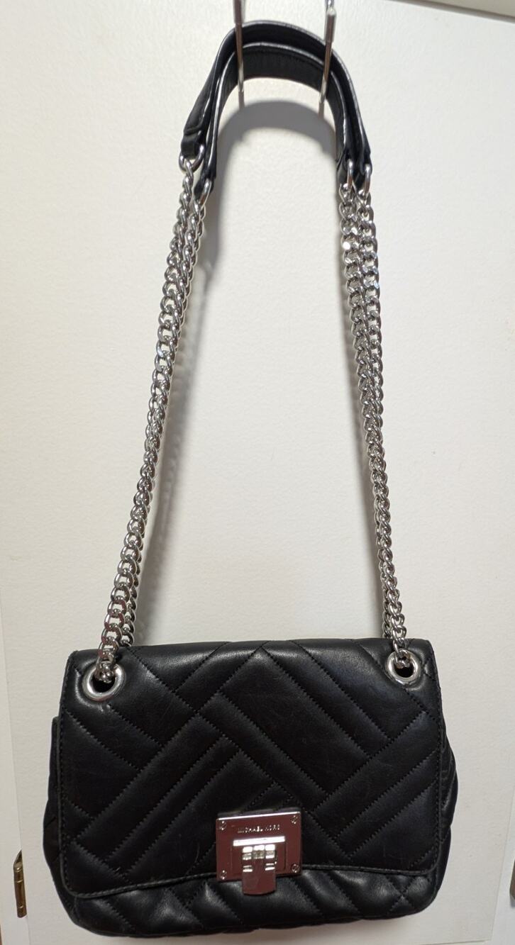 Authentic Michael Kors Vivianne Medium Shoulder Flap Bag – Black Leather with...